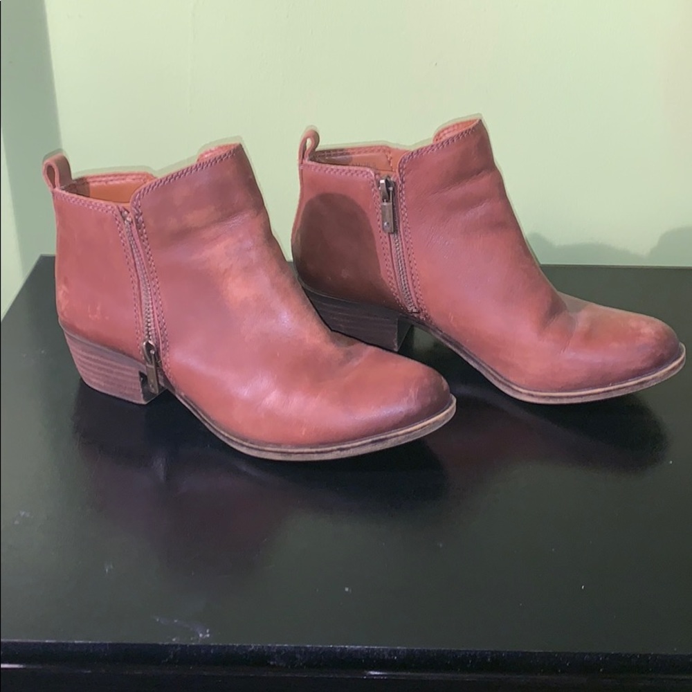 Good used condition 6 1/2 Lucky Leather booties - Picture 1 of 8